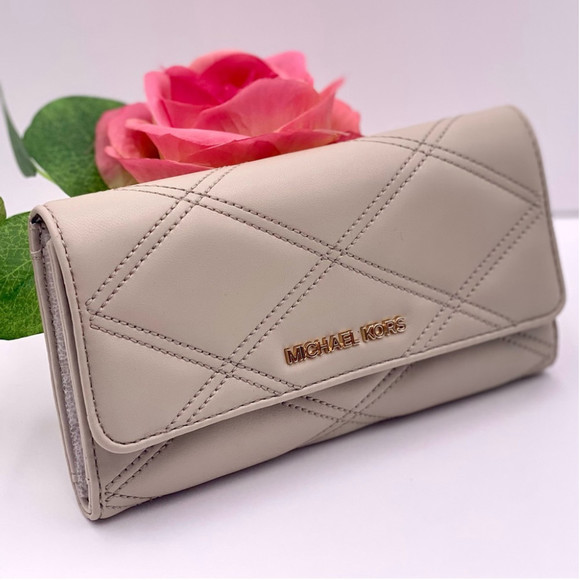 Michael Kors Large Trifold Wallet Light Sand - Picture 8 of 12